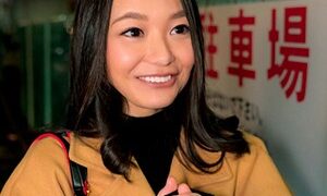 フェラチオしながらオナニーするレアフェチ女優「よしみ」の作品パッケージ画像（ewdx358）